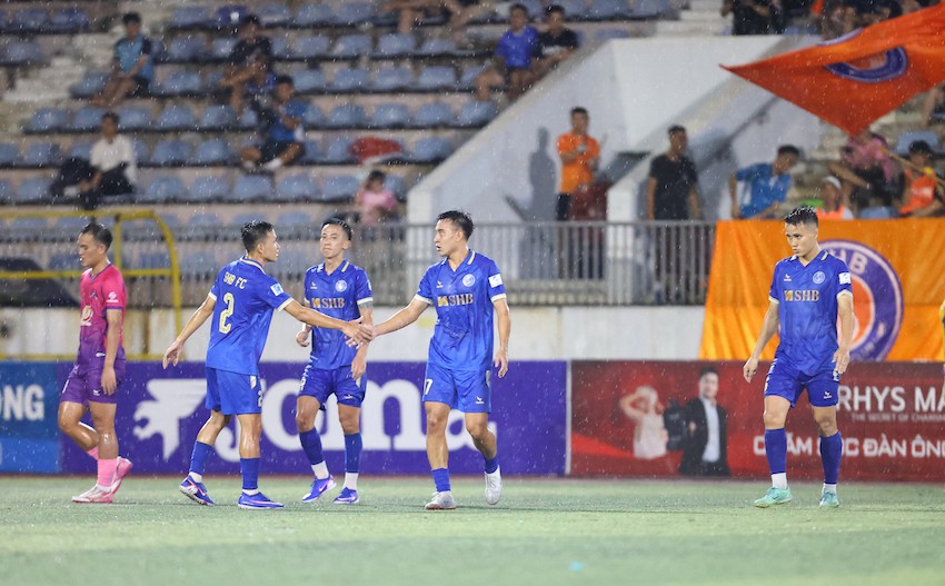 Vòng 10 HPL-S13: Đua trụ hạng ngã ngũ, SHB và HG La Giang tạo thế “song mã” đua vô địch